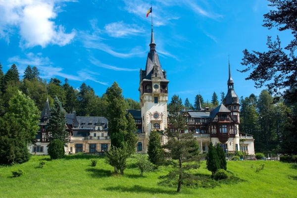 Румъния - Замъкът Пелеш в Карпатите